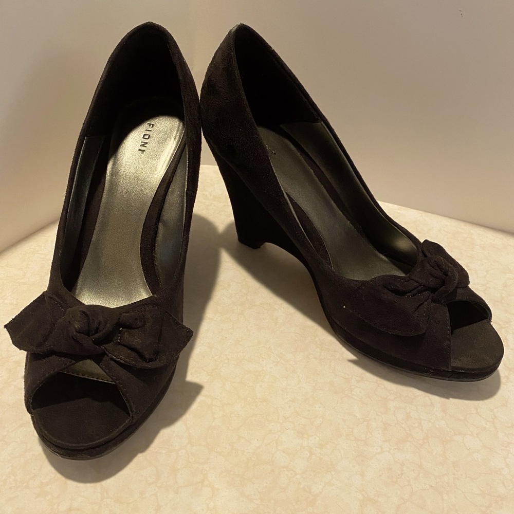 Payless Shoe Source - Fioni, Size 8, Lightly Used